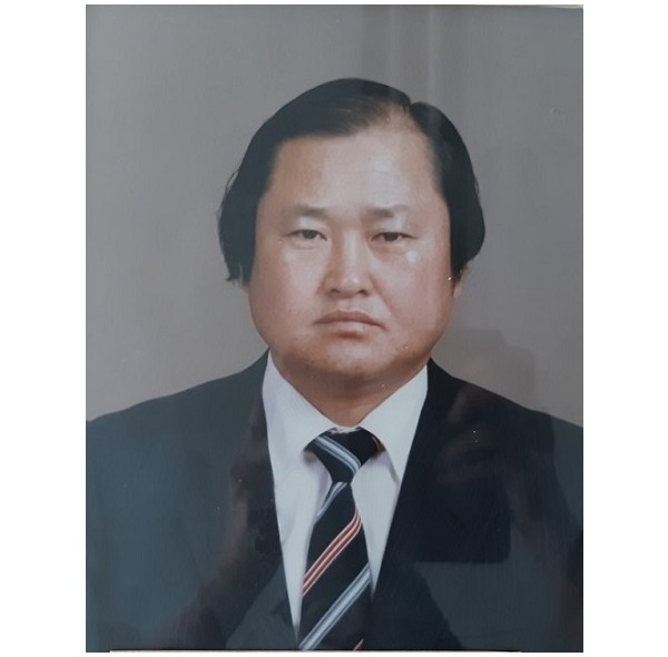 13대 이사장 김지환(1986-1989).jpg